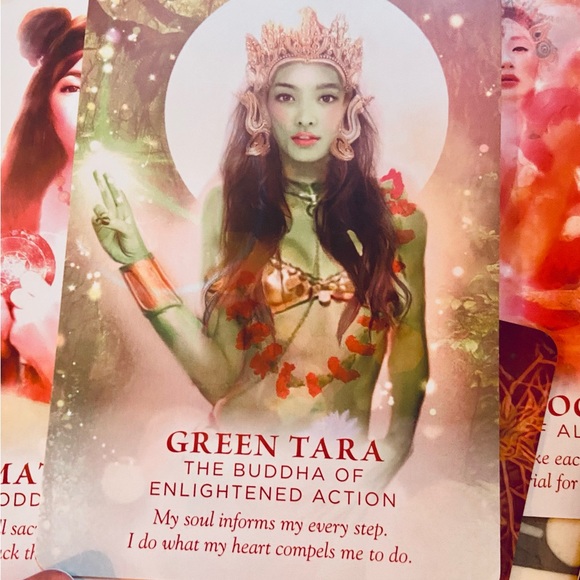 The Divine Feminine Oracle card deck - Picture 5 of 9